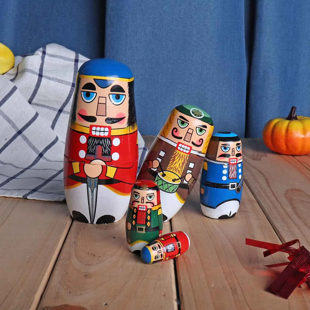 

5PCS Nutcracker Puppet Christmas Wooden Doll Russian Matryoshka Doll Set Gift for Kids Handcraft Toy Ornaments Home Decoration