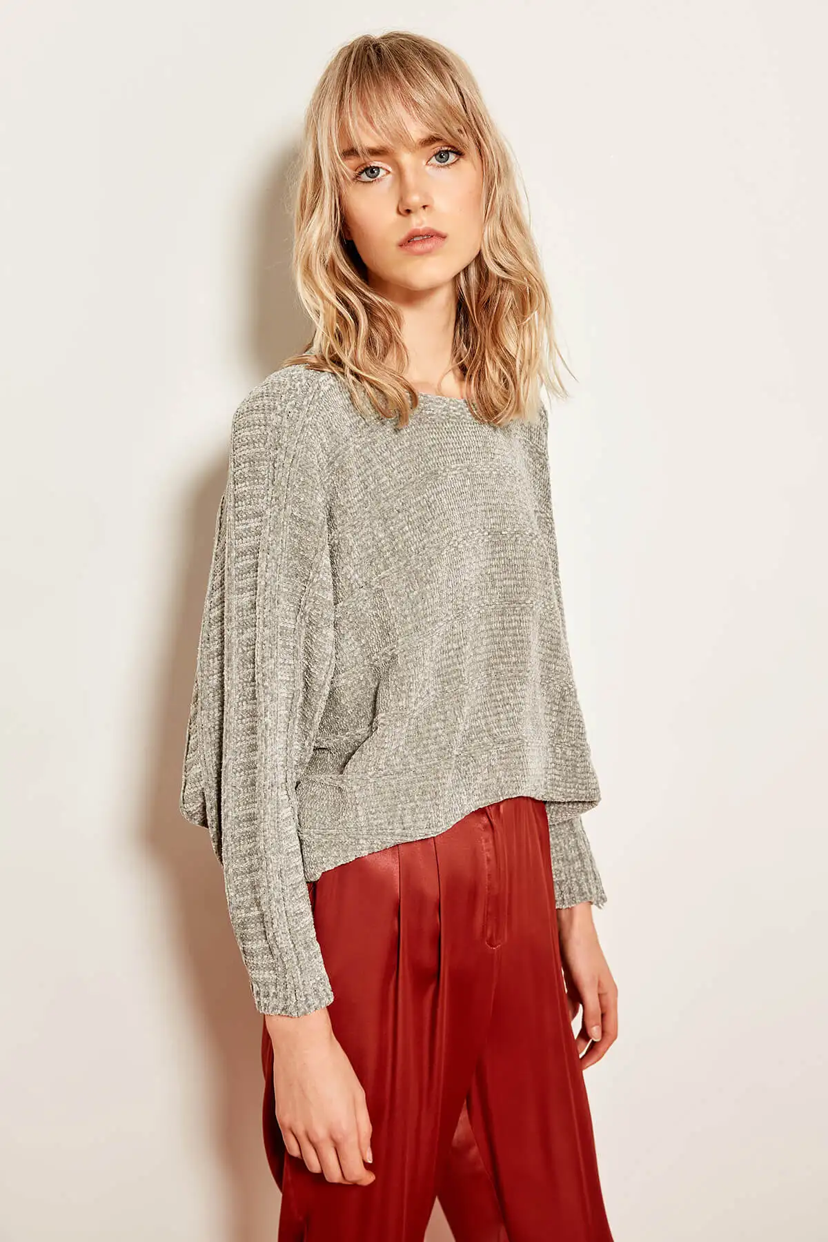 Trendyol Chenille Gray Bat Sleeve Knitted Sweater TCLAW19AN0033 |