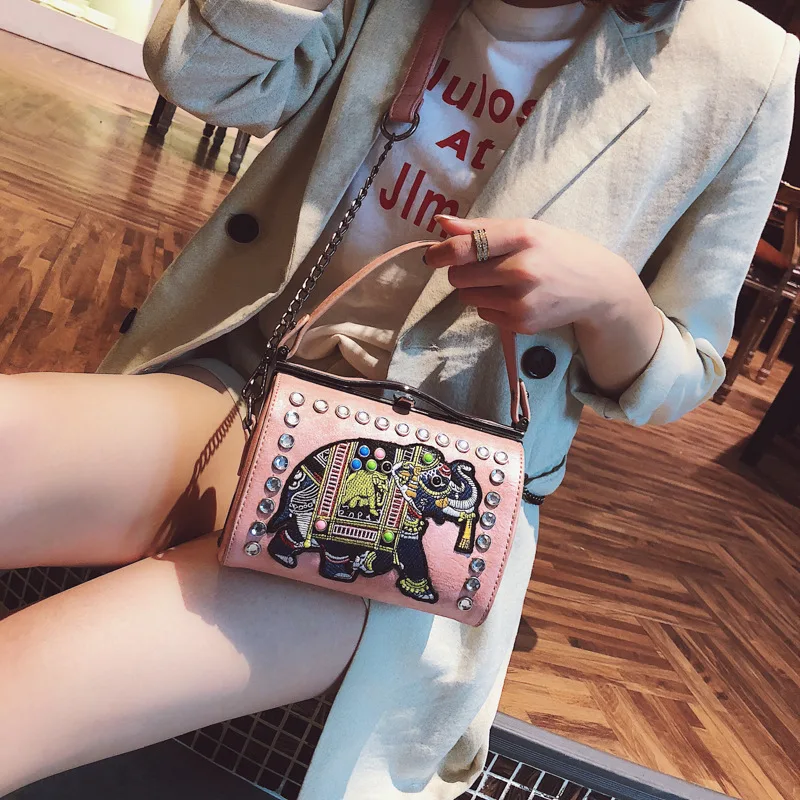 

2018 NEW KOREAN VERSION OF THE NEW WOMEN'S BAG SINGLE SHOULDER SLANTING BELT PERSONALIZED ELEPHANT EMBROIDERY BAG WALLET PURSE