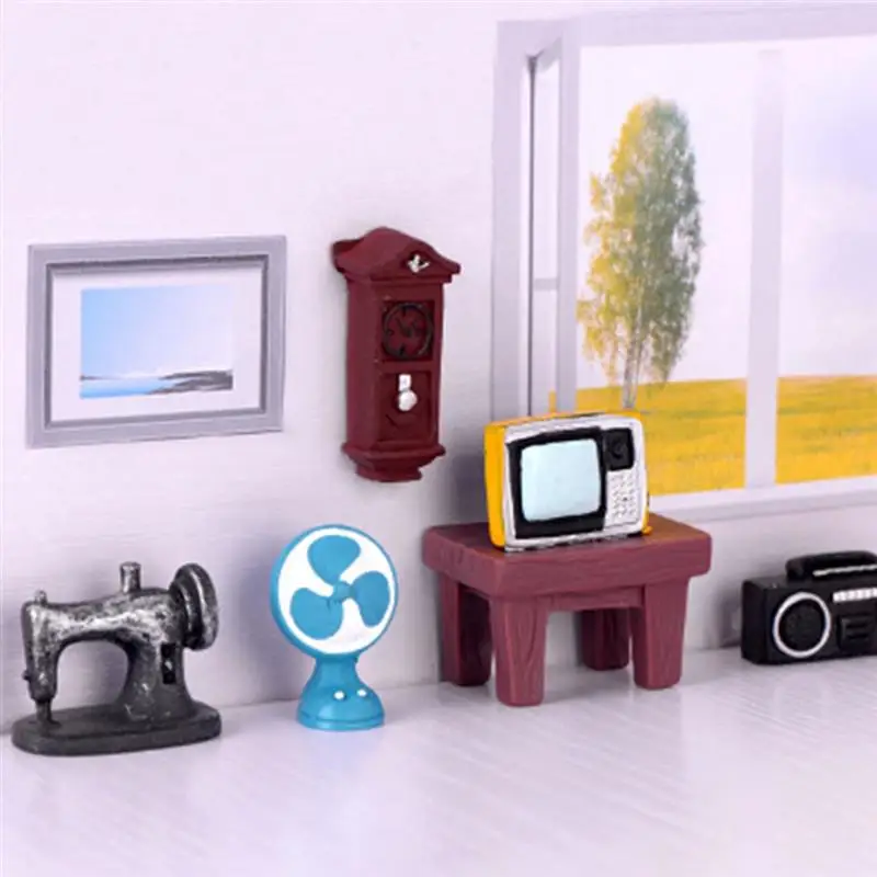 

Retro Resin Figurines TV Fan Miniatures Doll House Bonsai Ornaments For Home Garden Micoro Landscape