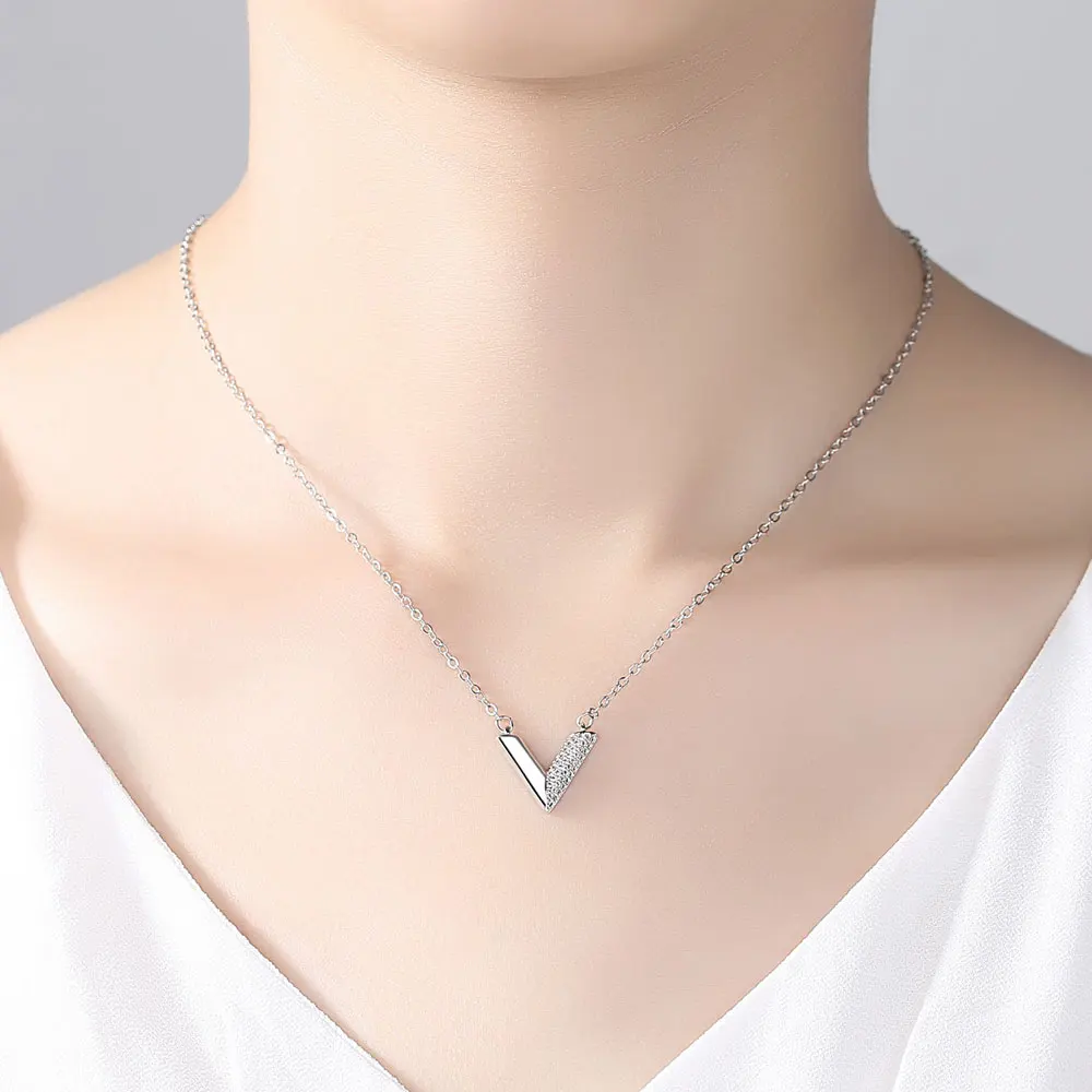 

CZ V shaped in Rhodium Plated Necklace For Women Top Quality Classic Design Victory ersonalized Necklace Jewelry A424