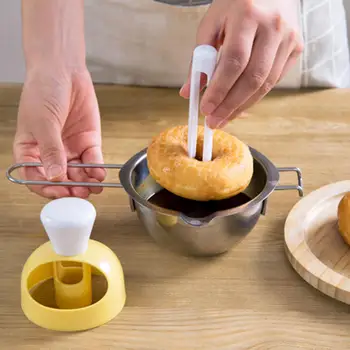2 pcs/set Creative Donut Mold Cake Decorating Tools Desserts Bread
Cutter Maker Dessert Practical Bakery Pastry Baking NEW