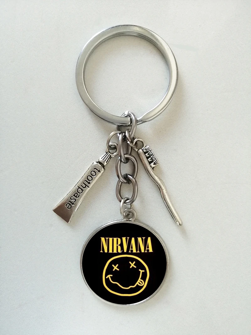 

rock band smile nirvana band glass Keychain wholesale Metal Keychain For Men Women Teachers Gift