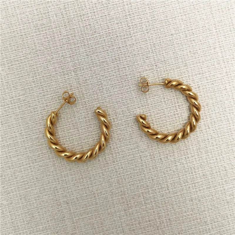 

Heezen Twisted Metal Wave Europe & America Ins Circle Earrings Retro Chic Stud Earrings New Earings Fashion Jewelry for Women