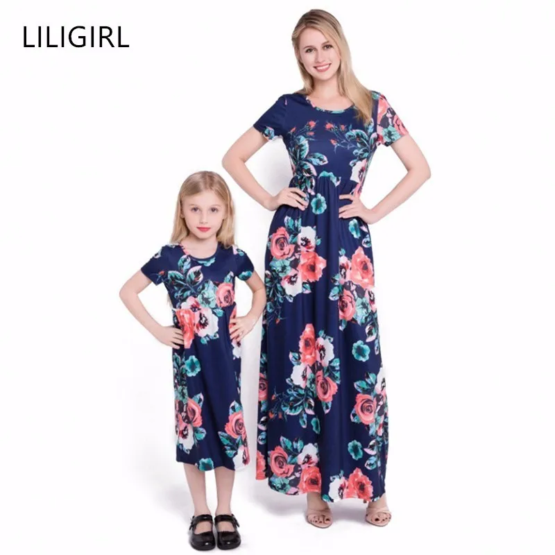 

2019 Summer New Mother Daughter Print Beach Dresses for Mommy and Me Matching Clothes Outfit Short-Sleeve Family Look Dress