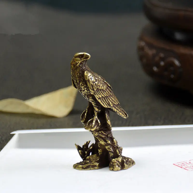 China's archaize brass eagle Small statue 4cm