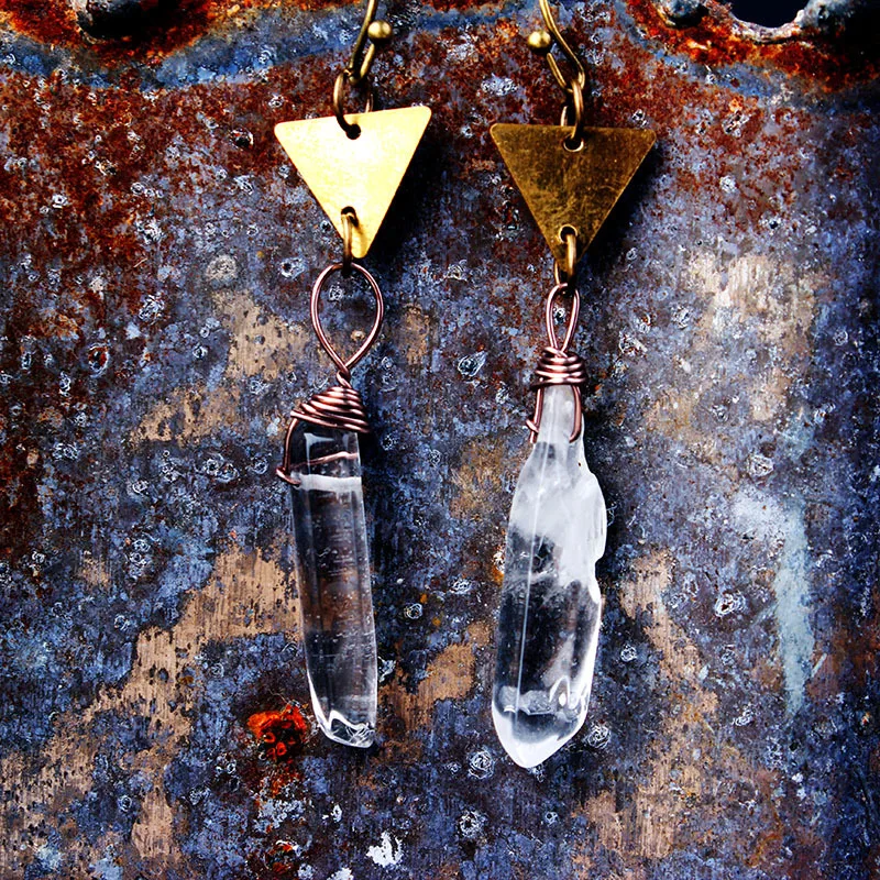 

LE SKY Natural Stone Crystal Protostome Earring Retro Triangulation Twisted Stone Pendant Earring for Women Jewelry Gift