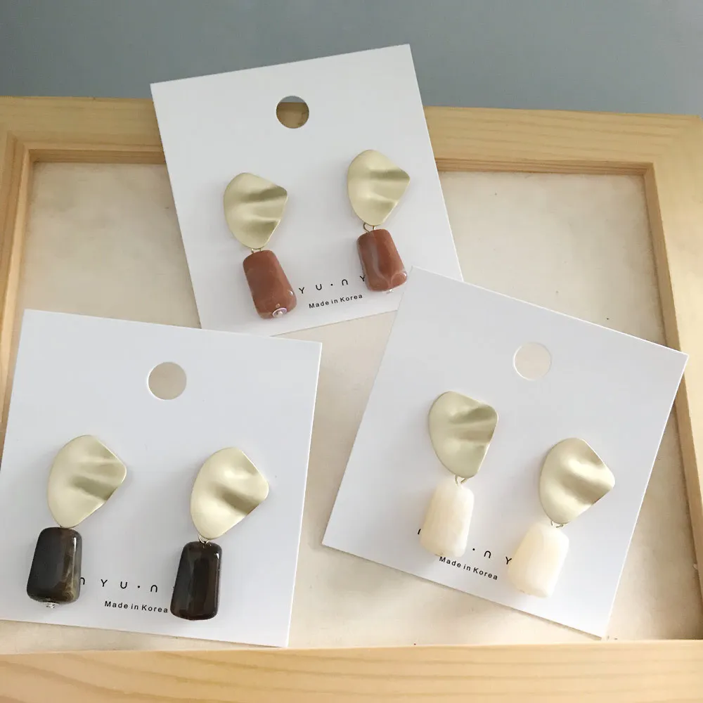 

2019 Korea Japanese Geometric Acrylic Earrings Bohemian Retro Square Hollow Matte Matte Metal Resin For Ladies Earrings Gift