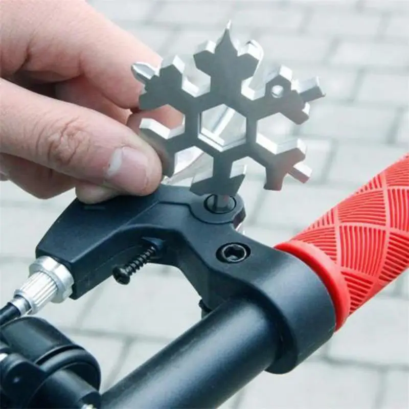 

18-in-1 Multitool Card Tools Combination Portable Stainless Steel Outdoor Snowflake Camping Cycling Repair Tool