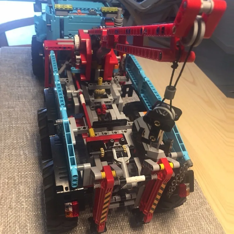 

20056 Science And Technology Department Of Mechanical Column Six Drive Truck Insert Building Blocks Alpinia Small 1912pcs