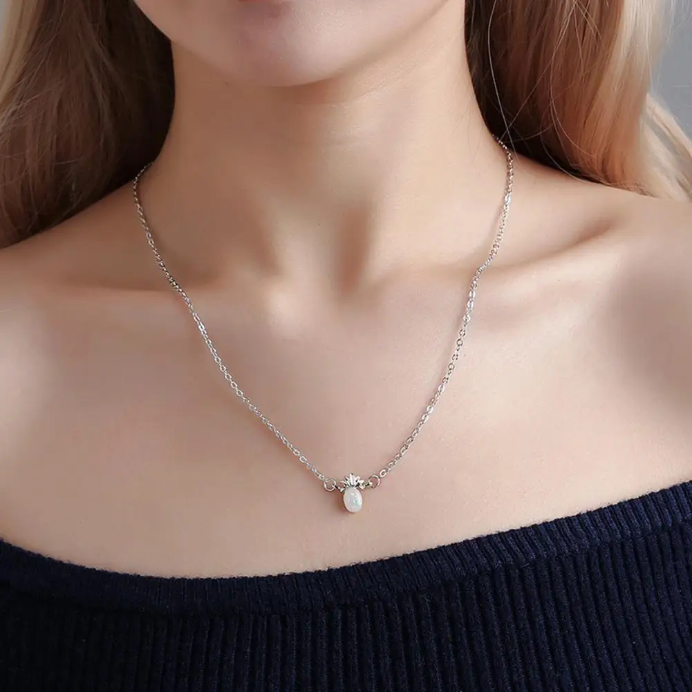 

XIUFEN Women Necklace Fruit Pineapple Design Rhinestone Pendant Necklace Choker Female Jewelry