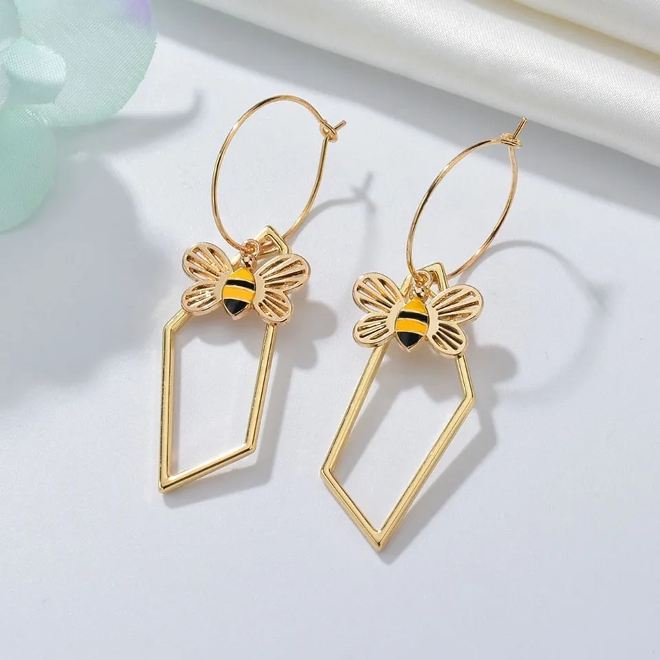 

Women Cute And Romantic Bee Animal Design Drop Earrings Female Trendy Handmade Earrings Party Jewelry Wedding Earings Gold Color