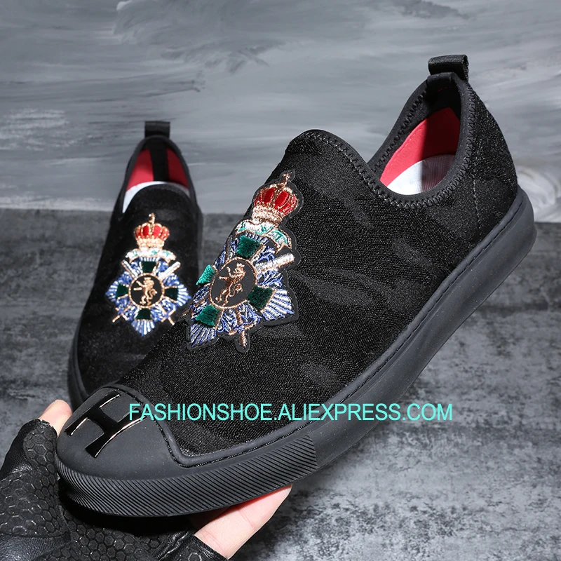 Summer New Breathable Shoes Embroidery Mesh Leisure Shoes Flat heel Casual Shoes for men