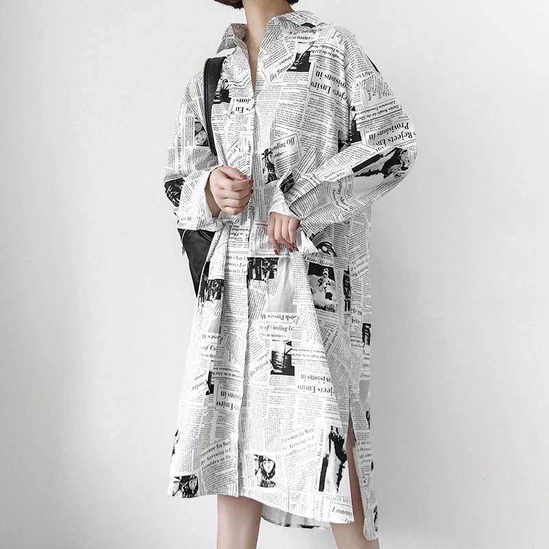 

[EWQ] New Summer 2019 fashion Retro Newspaper Print Lapel Long Sleeve single breasted Split hem loose Dress women QC876