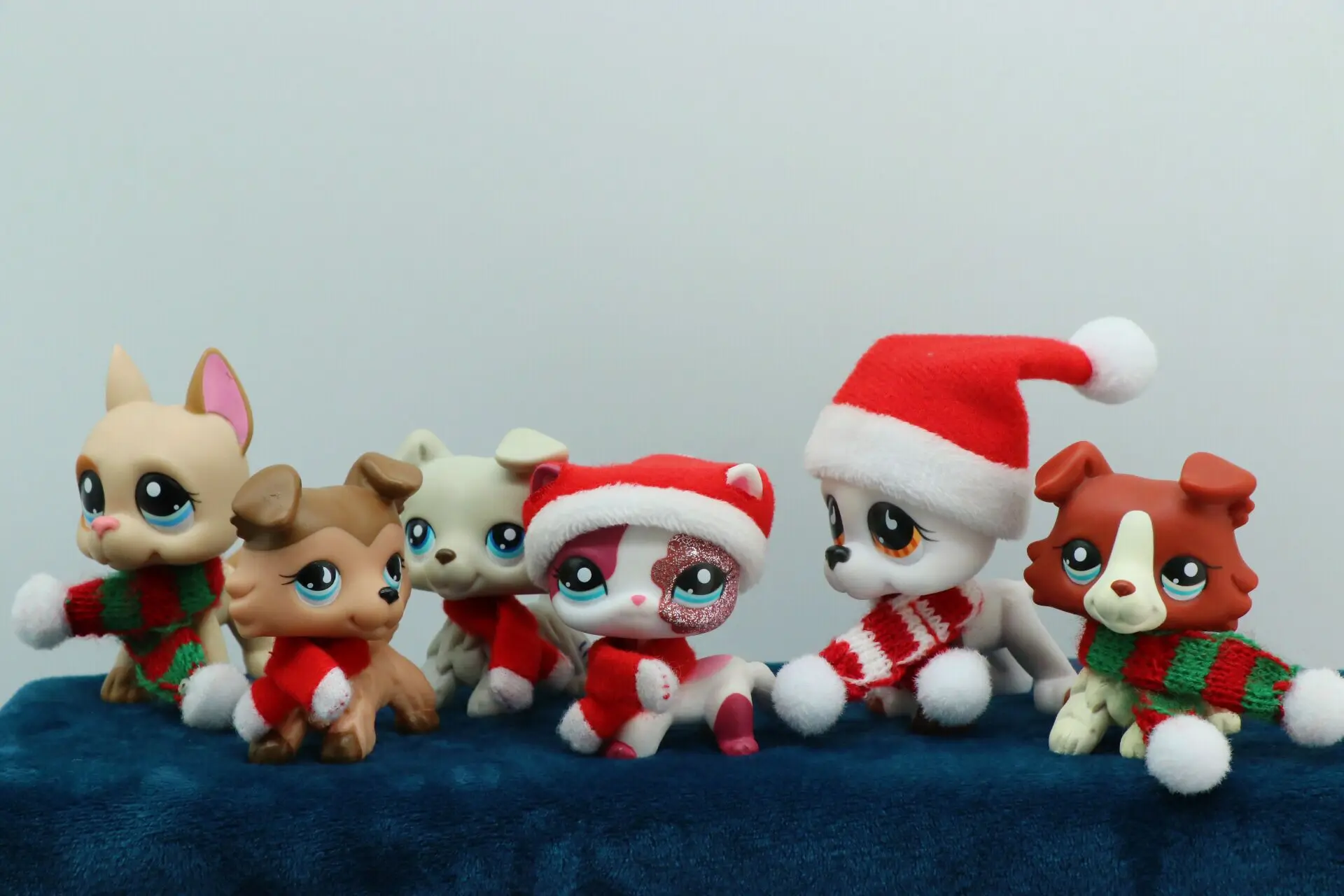 

6 lot Rare Mini pet shop Great Dane Dogs Collie Cat Collection Figures