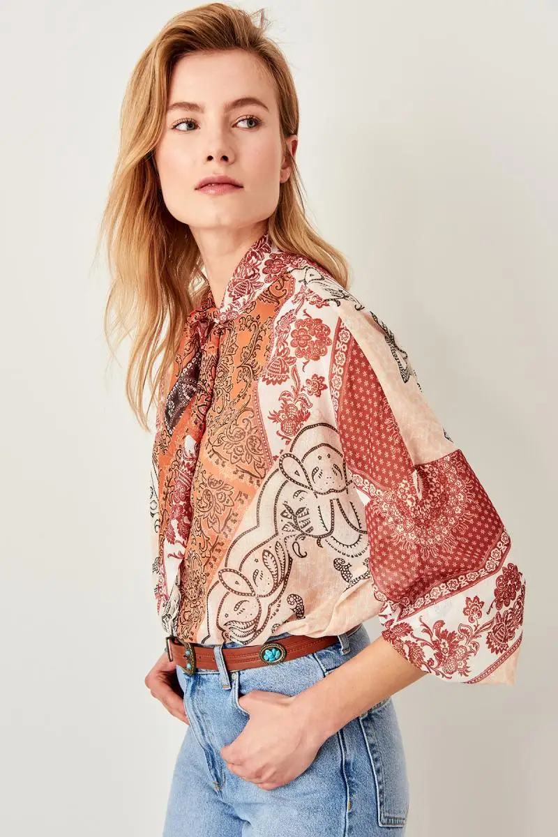 

Trendyol Multicolour Collar Detailed Shirt TWOSS19ST0084