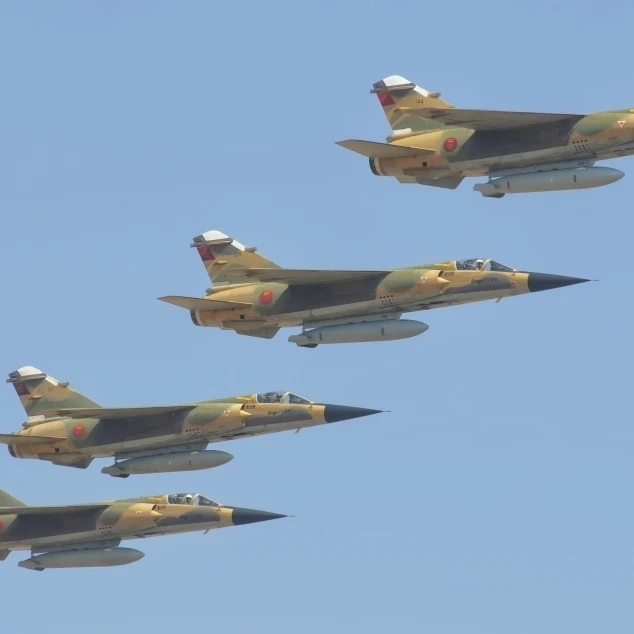 Королевский Moroccan Air Force Mirage F1 самолеты летать выше Марокко плакат печать (34x22) | Дом