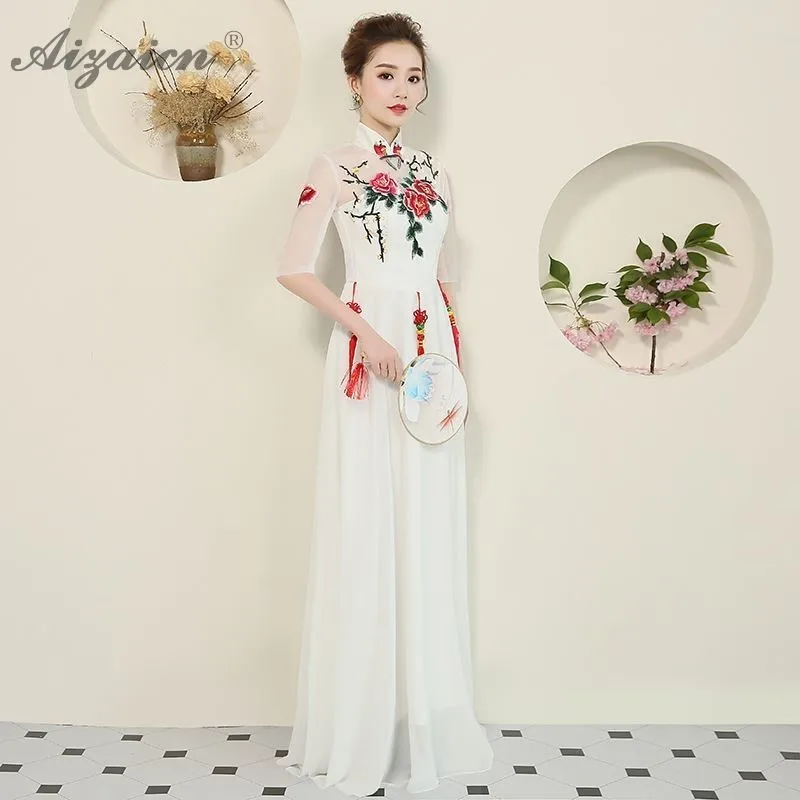

2019 New White Chiffon Embroidery Long Cheongsam Dress Oriental Collars China Qipao Vintage Choir Etiquette Fashion Show Gown