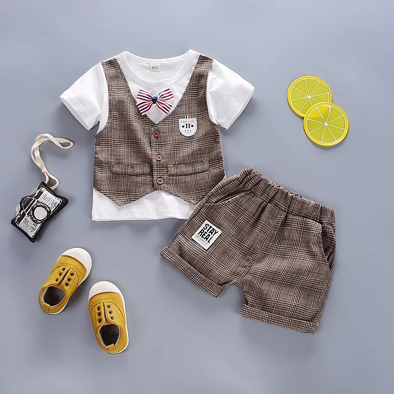 Летняя детская хлопковая одежда для маленьких мальчиков наряды для младенцев Детские джентльмен галстук-бабочка футболка 2 шт./компл. модная одежда для малышей