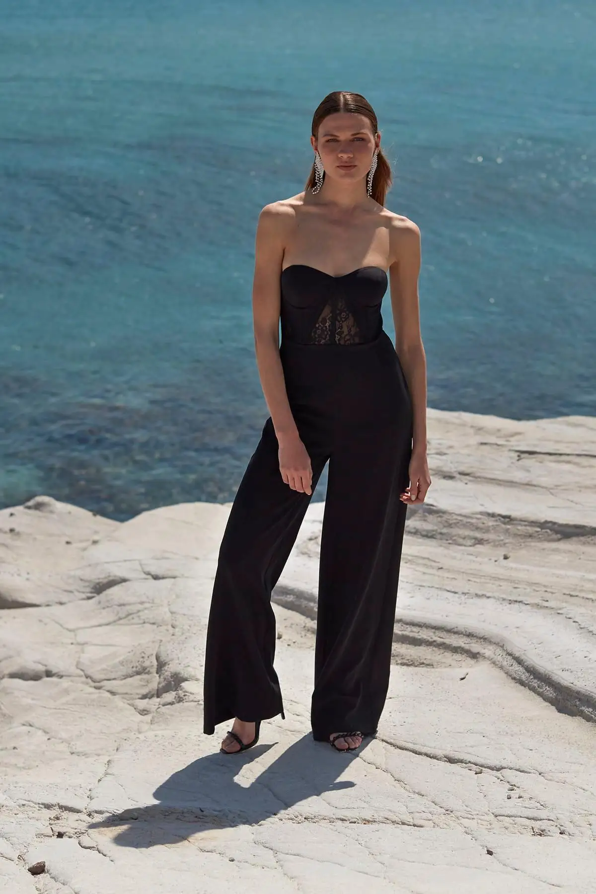 

Trendyol Black Transparan Detaylı Jumpsuit TPRSS19UT0074