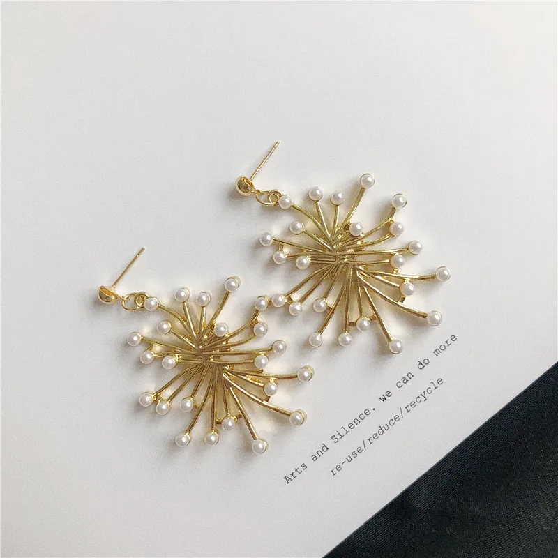 

Fashion Woman Earrings Irregular Metal Golden Stud Earrings Simulated-pearl Flower Earrings Fireworks Burst Hyperbole Earrings