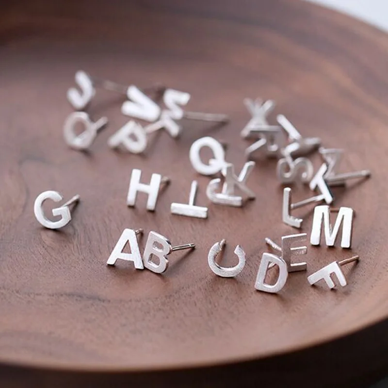 

A-Z Tiny Letter Stud Earrings for Women Girl's Fashion Jewelry Wedding Charming Simple Cartilage Angel Sweet Adorable Alphabet