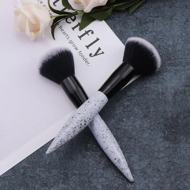 

Women Lady Girl Facial Mask Brush Face Eyes Makeup Cosmetic Beauty Soft Concealer Brush High Quality Makeup Tools White Handle