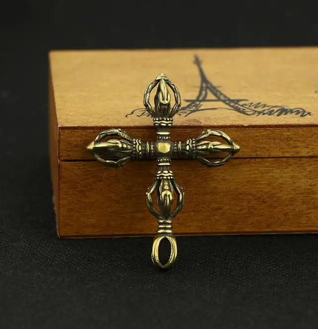 

Collection Chinese Brass Carved Buddhist Diamond Pestle Exquisite Small Pendant Statue Gift