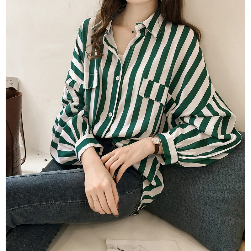 

2019 summer women's new loose large size bat sleeve striped shirt girl long-sleeved shirt thin coat