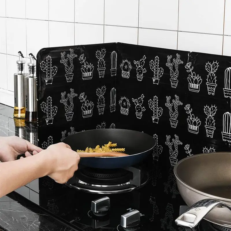 Wall Oil Splash Proof Baffle Gas Cooker Aluminum Foil Nordic Style Oil Baffle Kitchen Splash Guard Resistant Insulation Boar kitchen splatter screen kitchen splash guard
