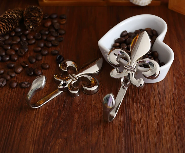 

1pc Fleur De Lis Vintage Inspired Wall Hooks Metal Wall Decor / Cottage Chic Gold Silver Bronze Curtain Tie Backs / Coat Hangers