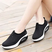 Летняя женская обувь из дышащего сетчатого материала; модные розовые туфли на плоской платформе для женщин; слипоны; кроссовки для танцев; туфли-лодочки; большие размеры