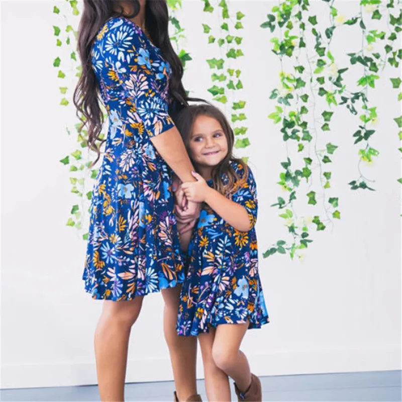 

2019 New Summer Mother Daughter Clothes Family Matching Dress Mom And Kids Floral Printed Half Sleeve Sleeve Party Tutu Dresses