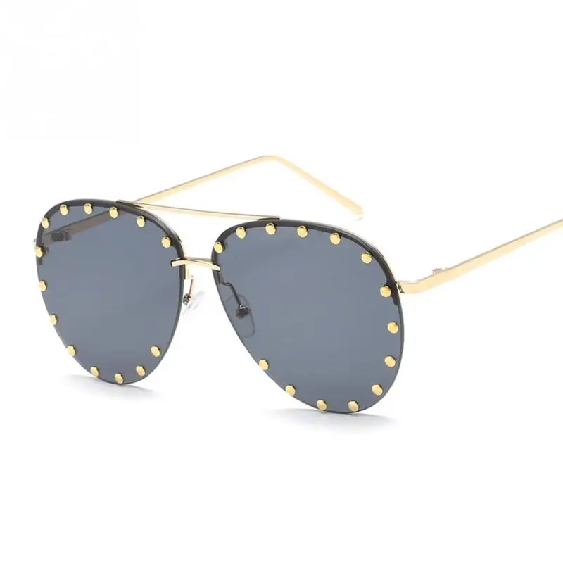

Fashion Retro Metal Sunglasses High definition Men Women Rivet Personality Eyewear Sunglasses 7 color