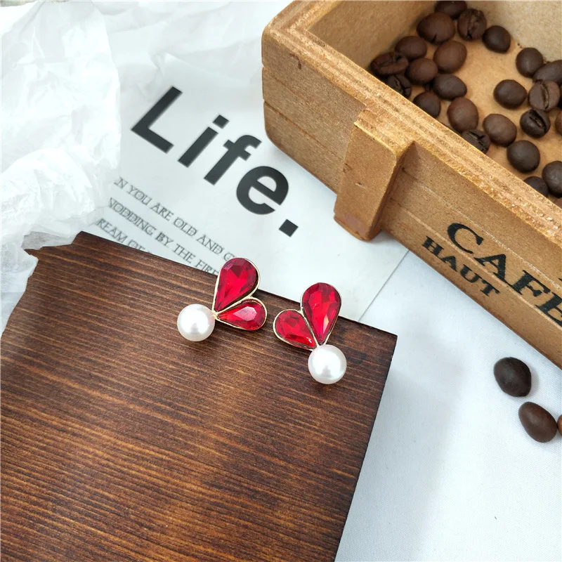 

Luxury Glitter Red Heart Shape Fashion Sweet Zircon Crystal Gentle Temperament Cute Pendant Earrings Female Wedding Jewelry