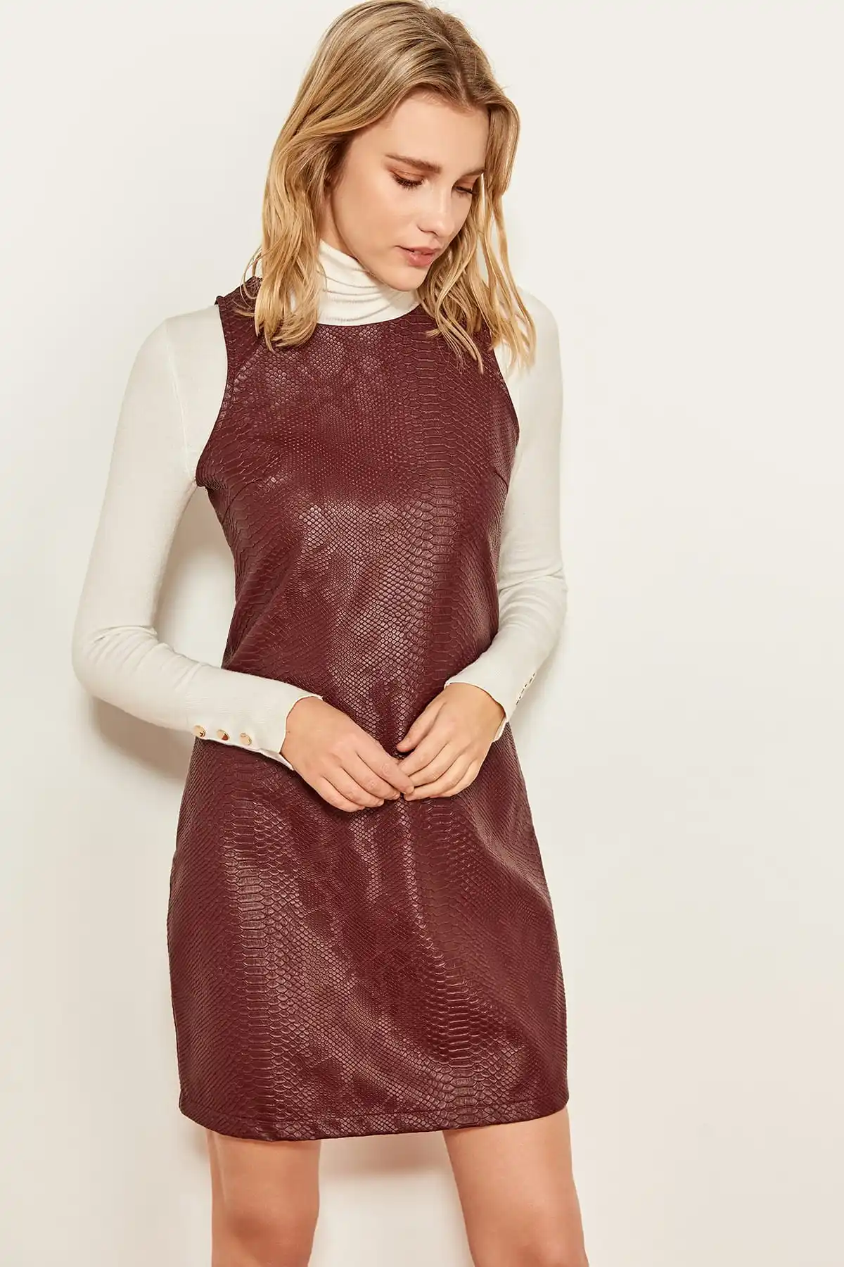 

Trendyol Bordeaux Artificial Leather Knitted Dress TCLSS19VG0037