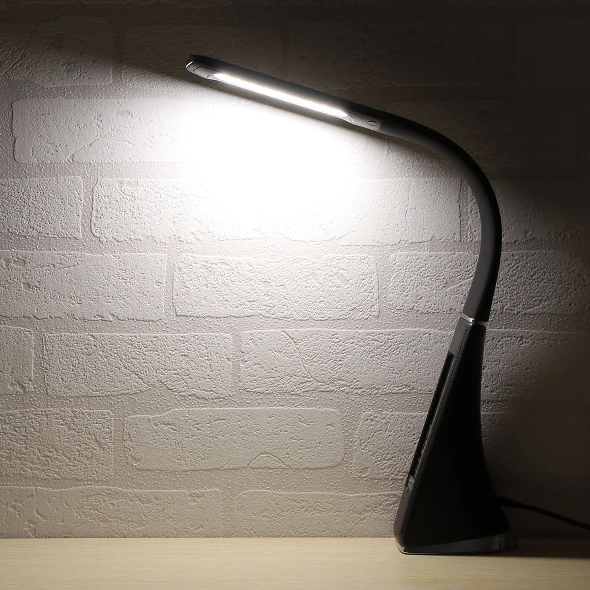 

5W LED Touch Table Lamp Dimmable Table Lamp Desk Lamp Alarm Clock Calendar Time Temperature Display 3 Levels Brightness