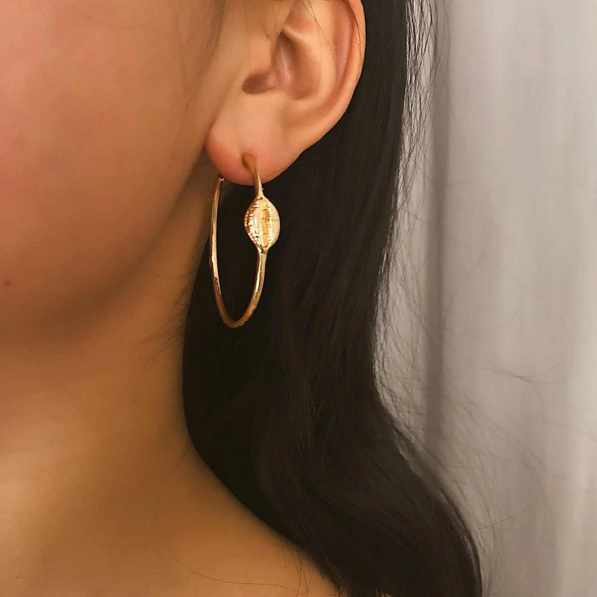 

Vintage Gold Silver Color Geometric Cowrie Shell Earring for Women Circle Hoop Earring Statement Brincos Fashion Jewelry