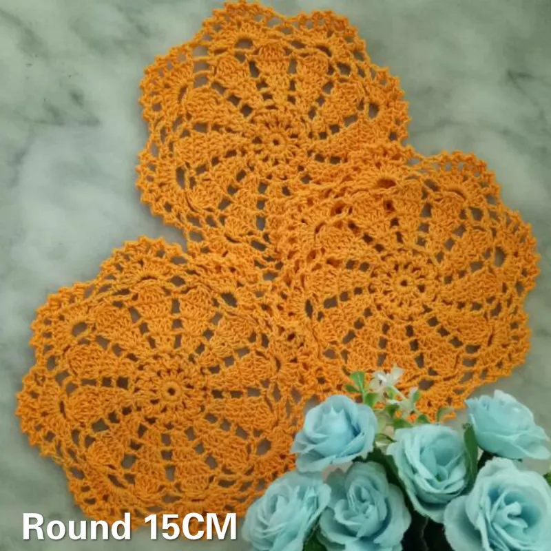 

15CM Round Vintage Lace Cotton Christmas Doilies Handmade Crochet Placemat Table Coaster Mug Coffee Mat Set Decorative Pad Decor