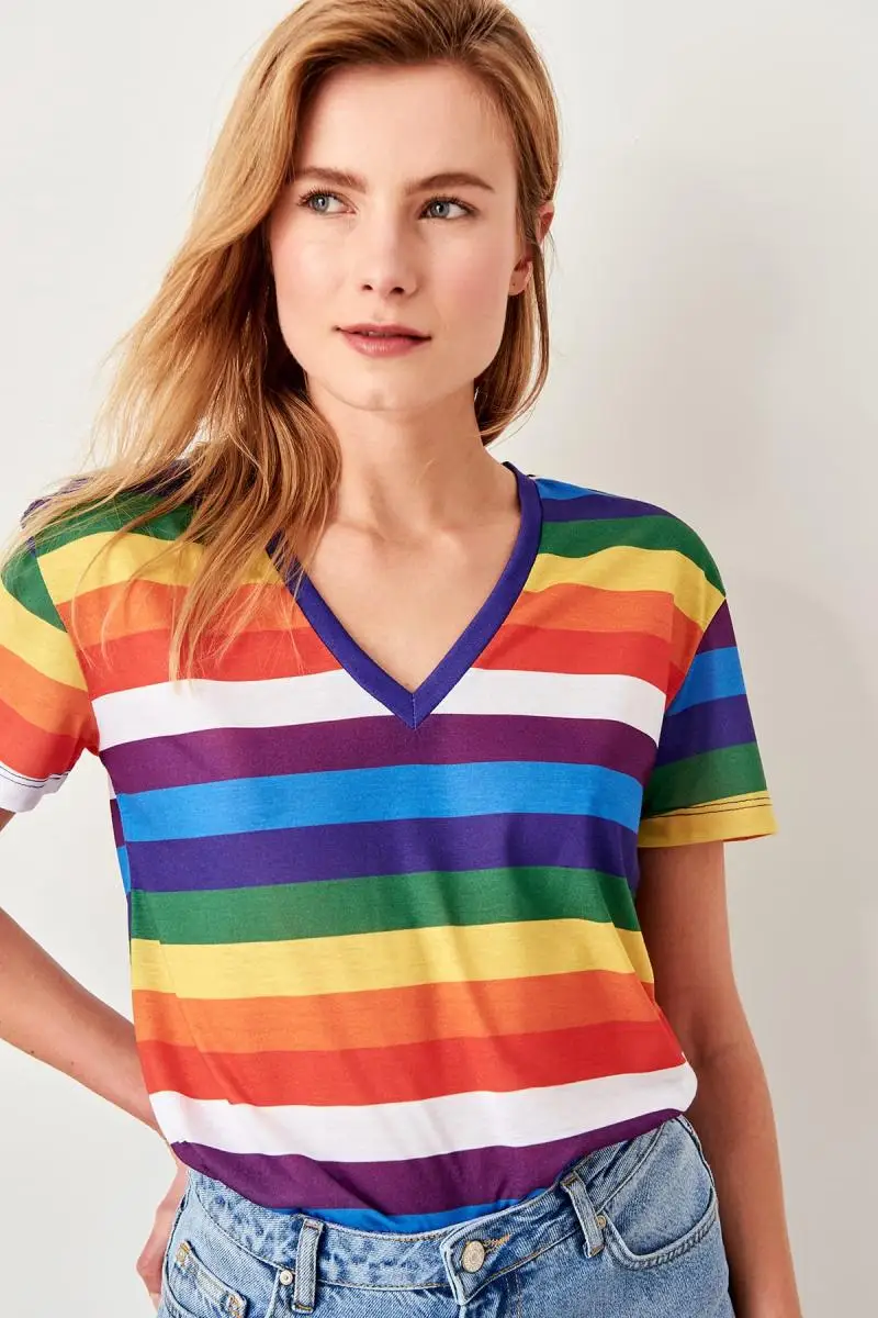

Trendyol Multicolour Color Block Basic Knitted T-Shirts TWOSS19GS0070