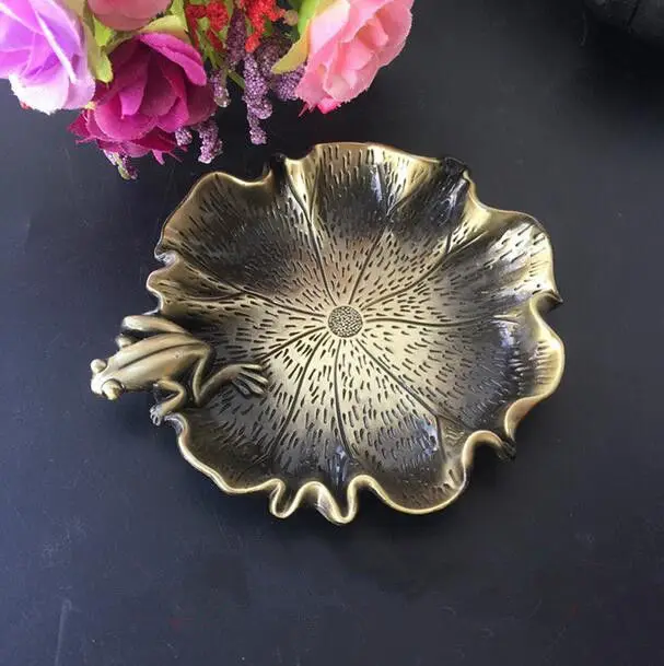 

Chinese pure brass Lotus leaf frog writing-brush washer