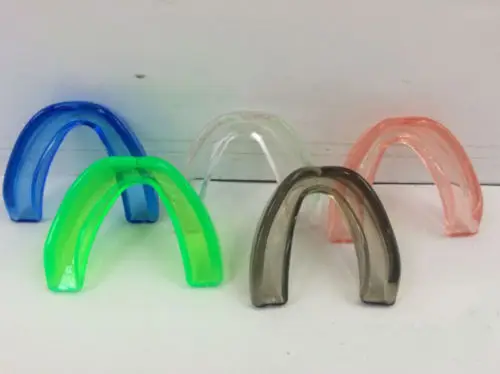 

CLEAR Gum Shield Teeth Protector Mouth Guard Piece Rugby Football Boxing MMA New