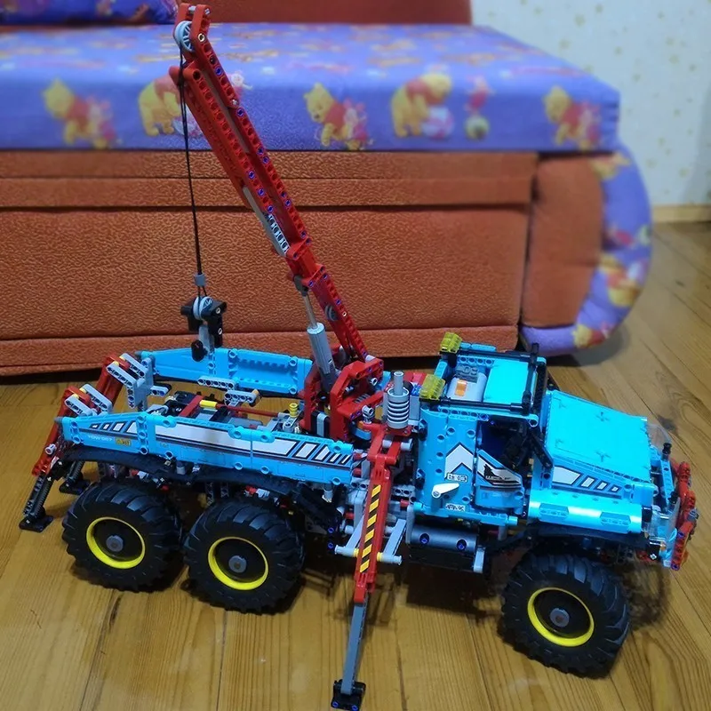 

Lepin 20056 Science And Technology Department Of Mechanical Column Six Drive Truck Insert Building Blocks Alpinia Small 1912pcs