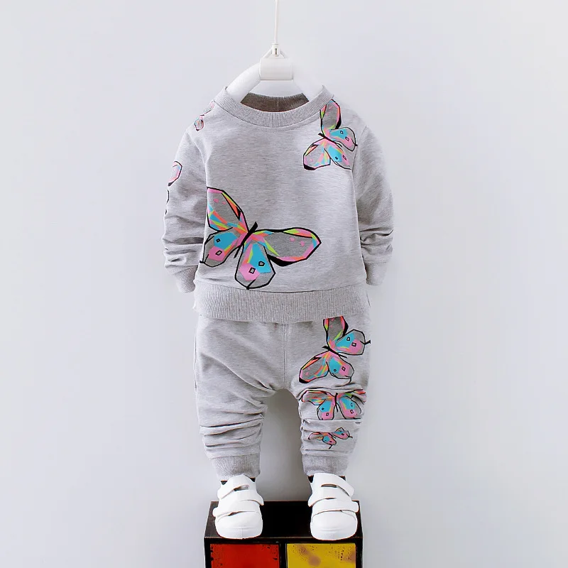 Демисезонный Детские комплекты повседневной одежды для девочек Детские шорты из хлопка с персонажами из мультфильмов для детей свитшоты с бабочками Брюки 2 шт./компл. спортивный костюм