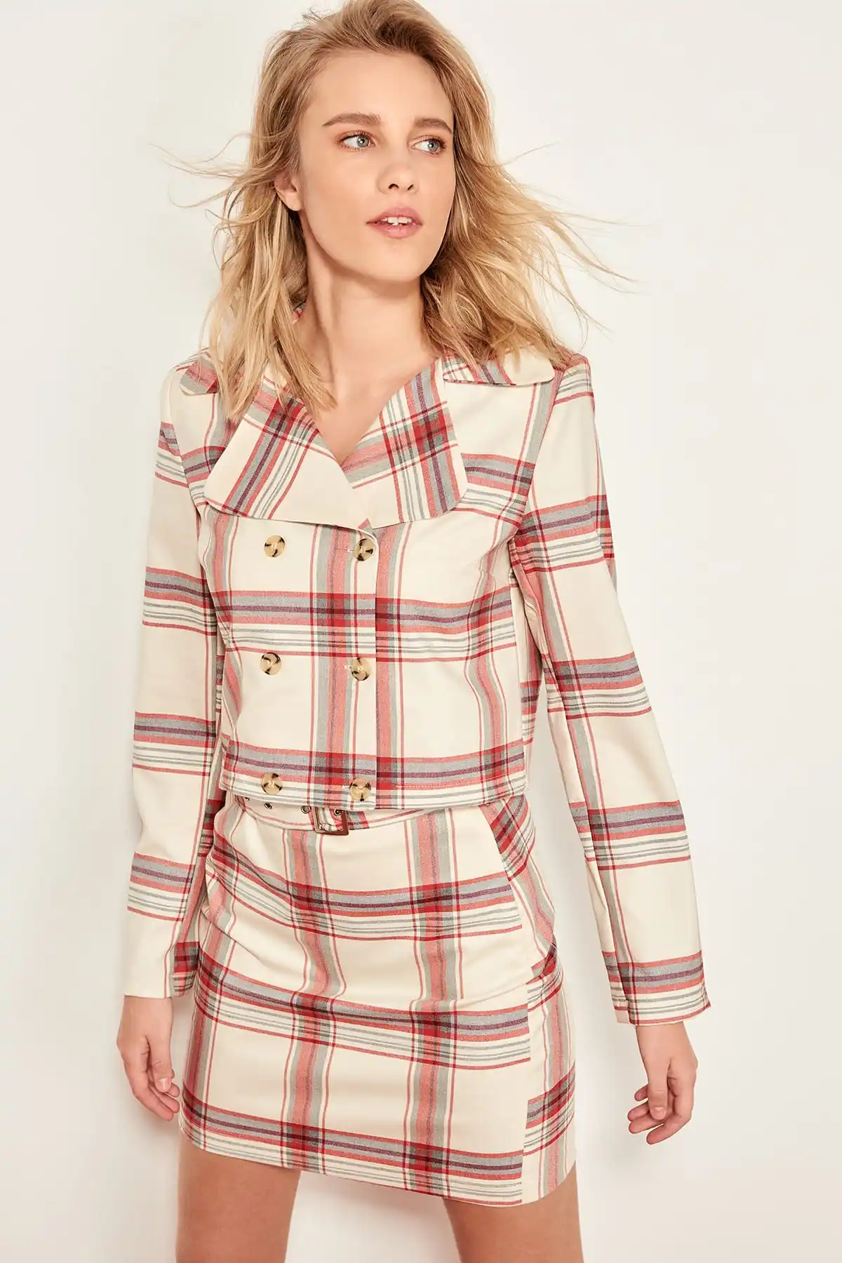 

Trendyol Detailed plaid jacket Bone Button TWOSS19AP0119