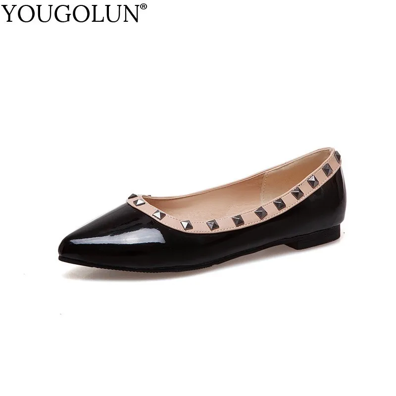 

Women Patent Leather Loafers Shoes Ladies Fashion Rivet Pointed Toe 2019 Spring Autumn Shallow Woman Red Pink Black Flats C131