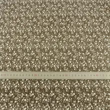 Хлопок ткань белые цветы дизайн темно коричневый Tecido простой лоскутное одеяло Tecido домашний текстиль шитье скрапбукинг куклы