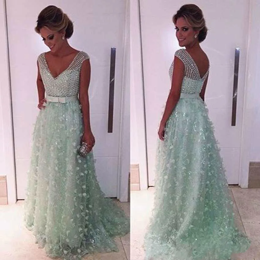 

Mint Green V Neck Sparkly Prom Dresses 2018 Beaded Applique Backless Evening Gowns Arabic Formal Party Dresses Robe De Soiree