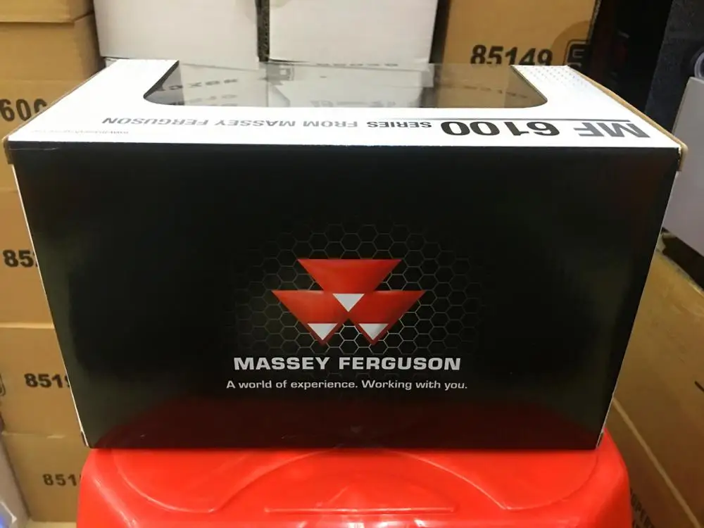 Универсальные хобби 1/32 Massey Ferguson 6170 трактор литья под давлением модель UH4202