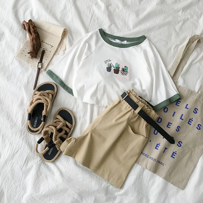 

Summer Women Two Piece Outfits White Cactus Pattern T-shirt + Khaki Shorts Lovely Safari Summer Set